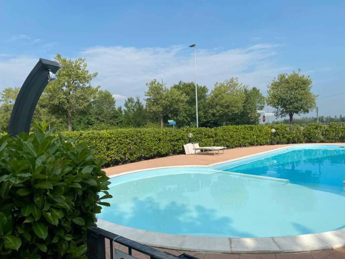 Appartamento Il Faro Con Giardino In Residence Con Piscina เดเซนซาโนเดลการ์ดา ภายนอก รูปภาพ