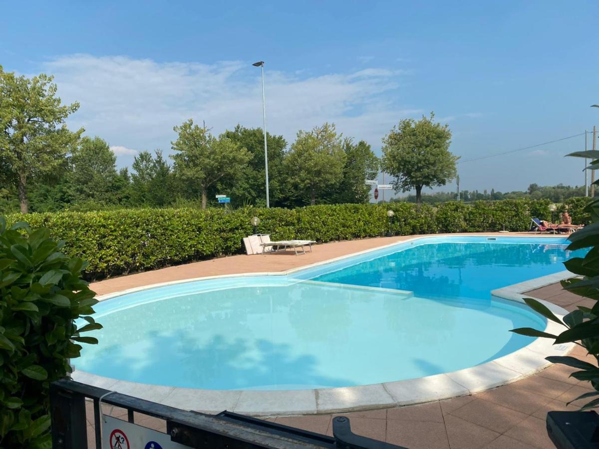 Appartamento Il Faro Con Giardino In Residence Con Piscina เดเซนซาโนเดลการ์ดา ภายนอก รูปภาพ